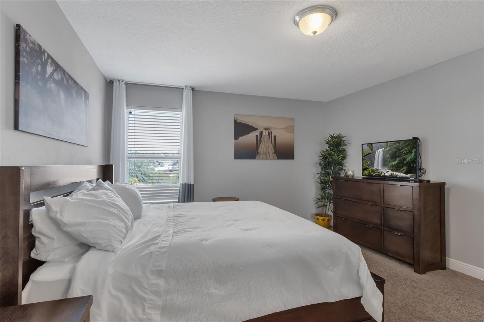 Image 20 of 45 For 4127 Oaktree Drive