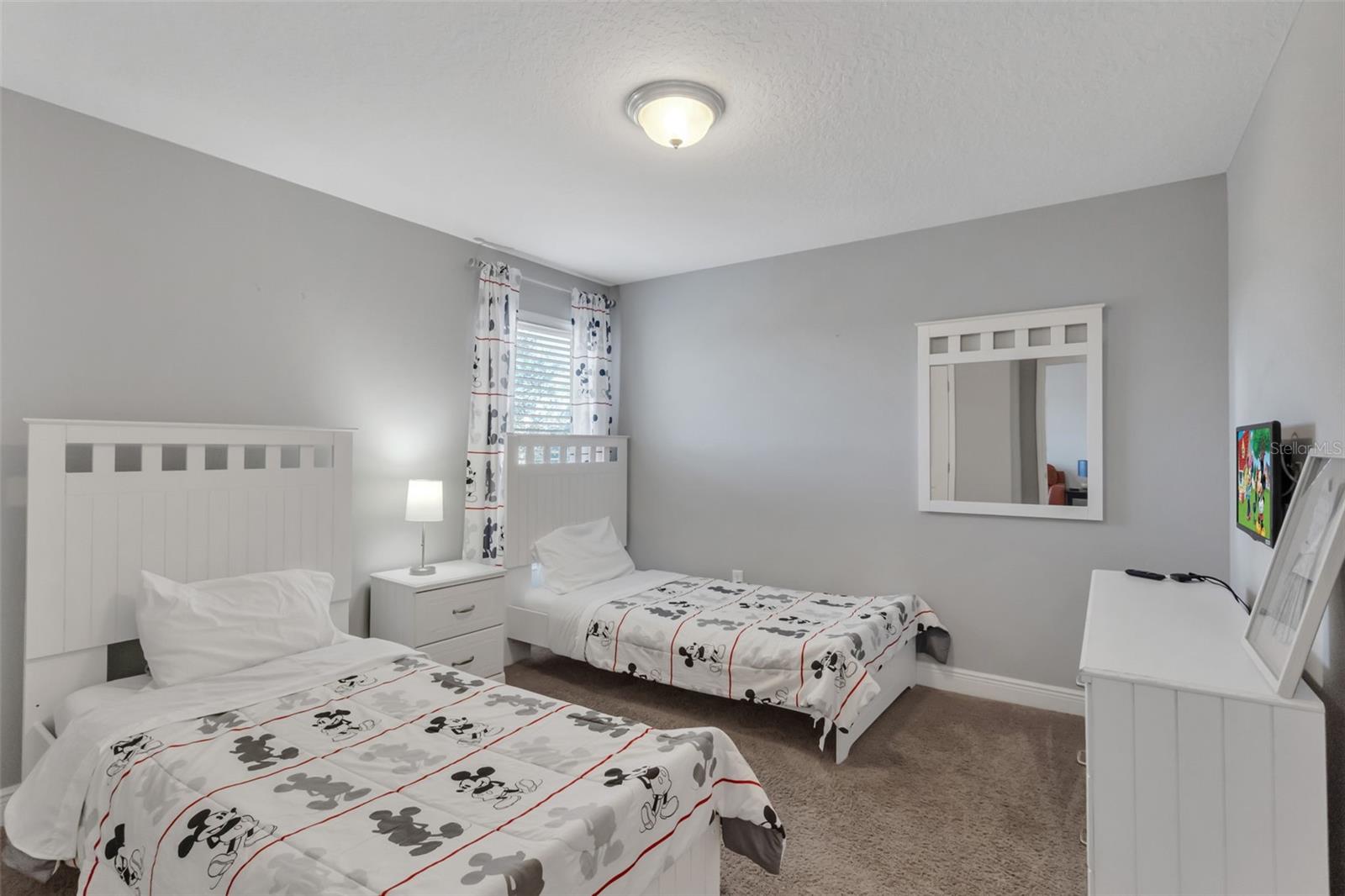 Image 24 of 45 For 4127 Oaktree Drive