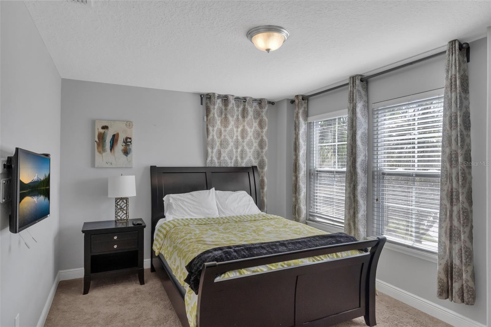 Image 29 of 45 For 4127 Oaktree Drive