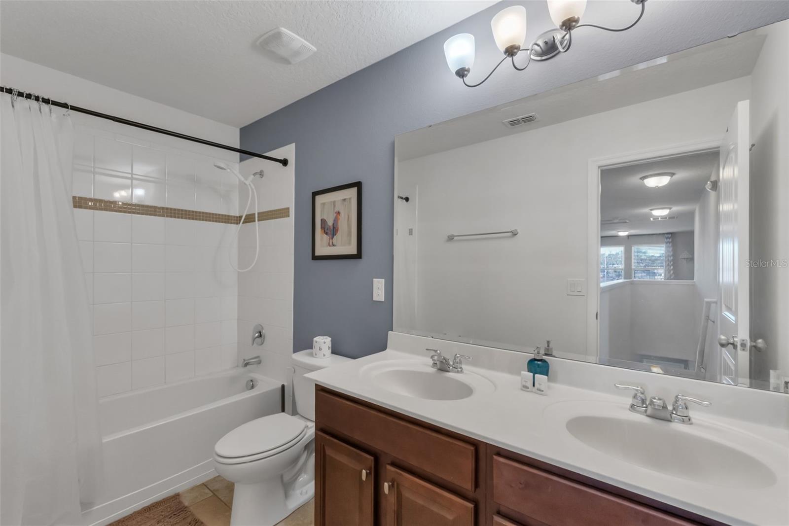 Image 31 of 45 For 4127 Oaktree Drive