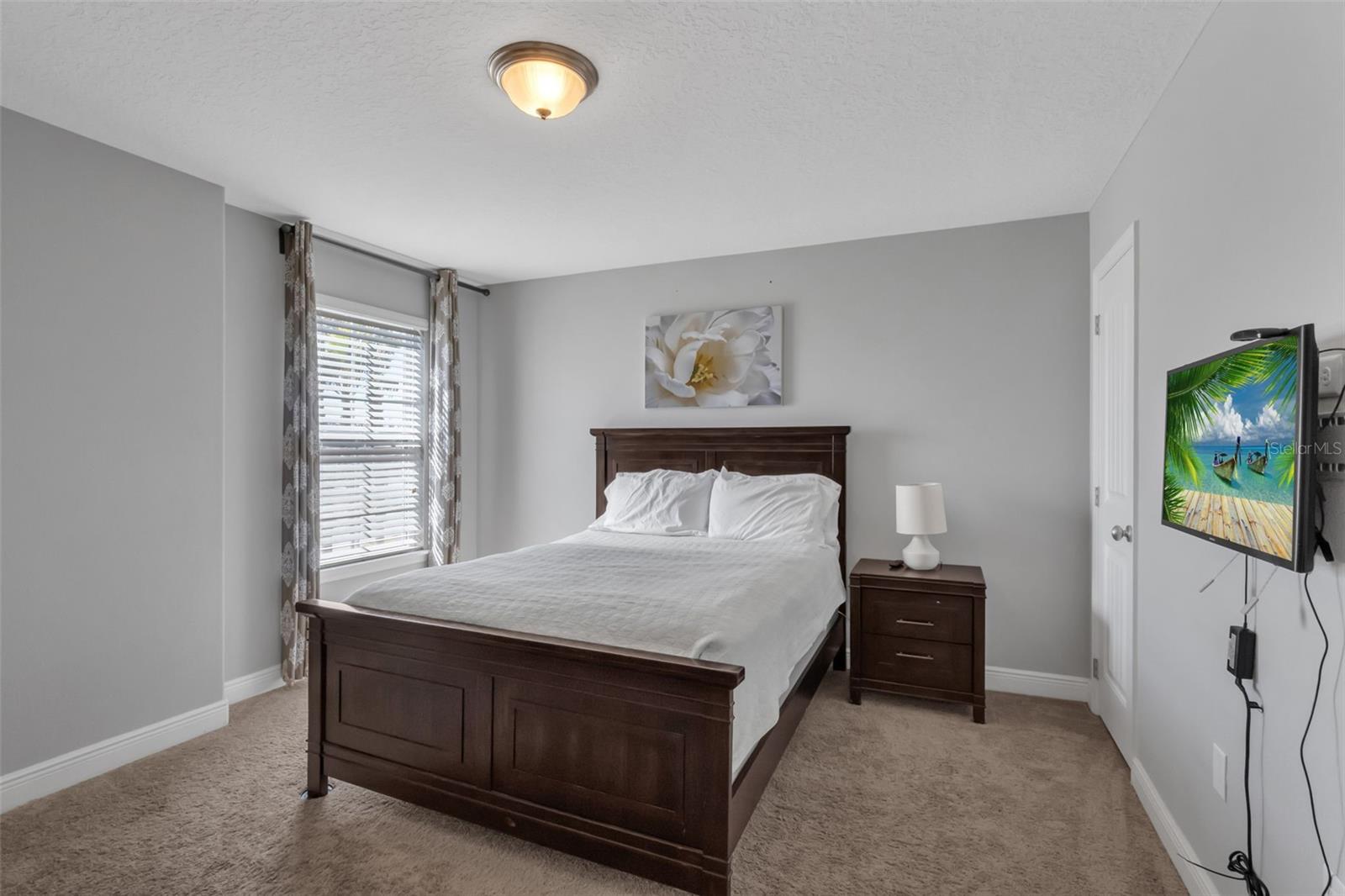 Image 33 of 45 For 4127 Oaktree Drive