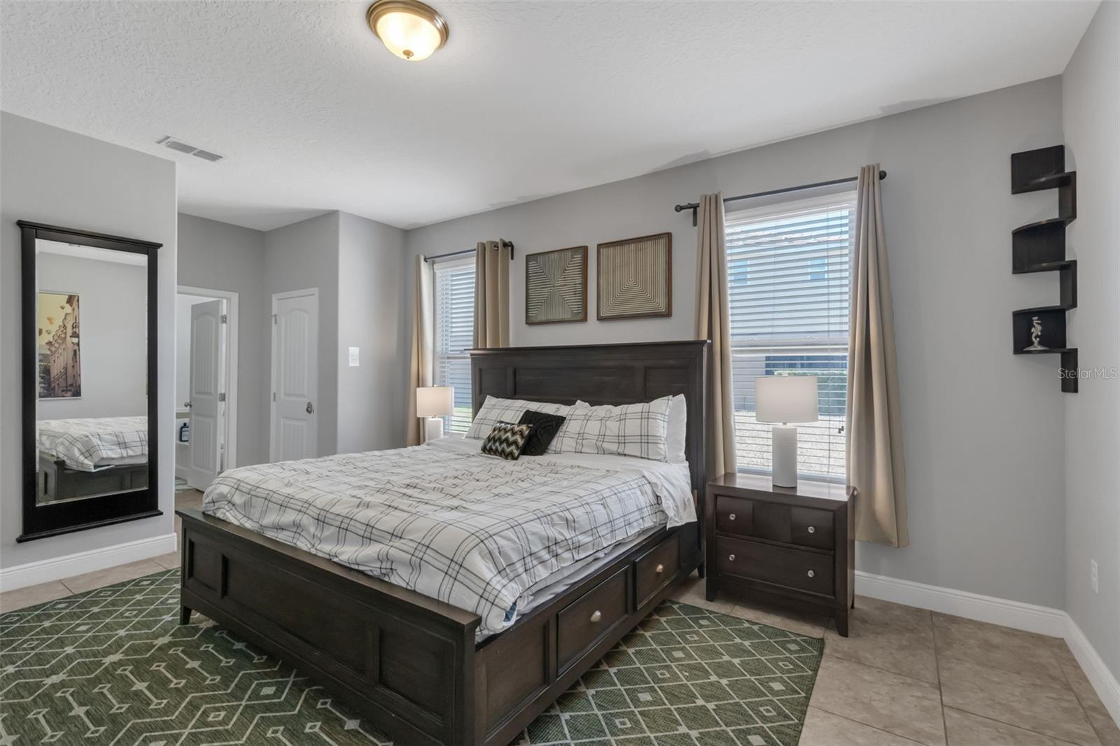 Image 34 of 45 For 4127 Oaktree Drive