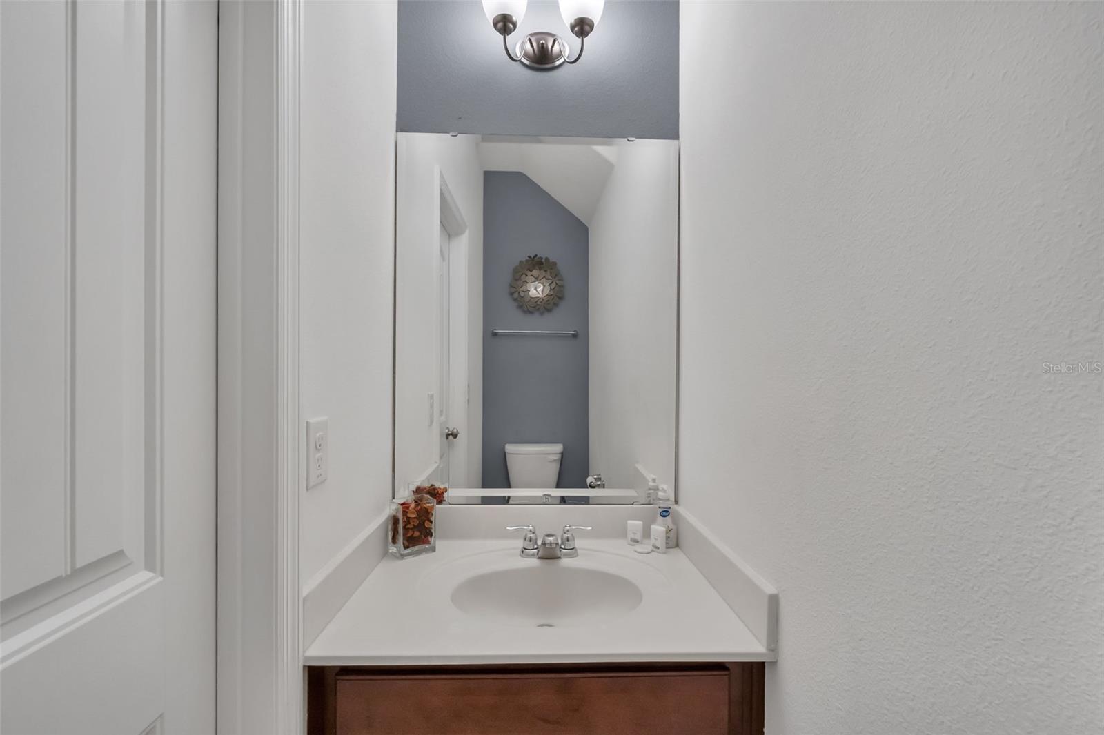 Image 36 of 45 For 4127 Oaktree Drive