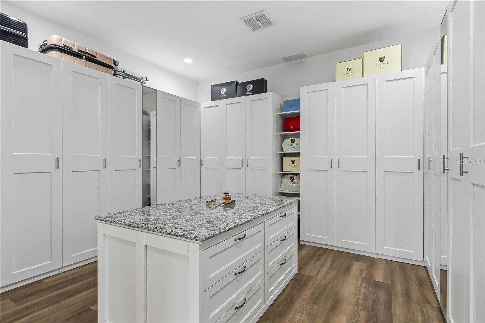 Image 31 of 73 For 4510 Packard Avenue