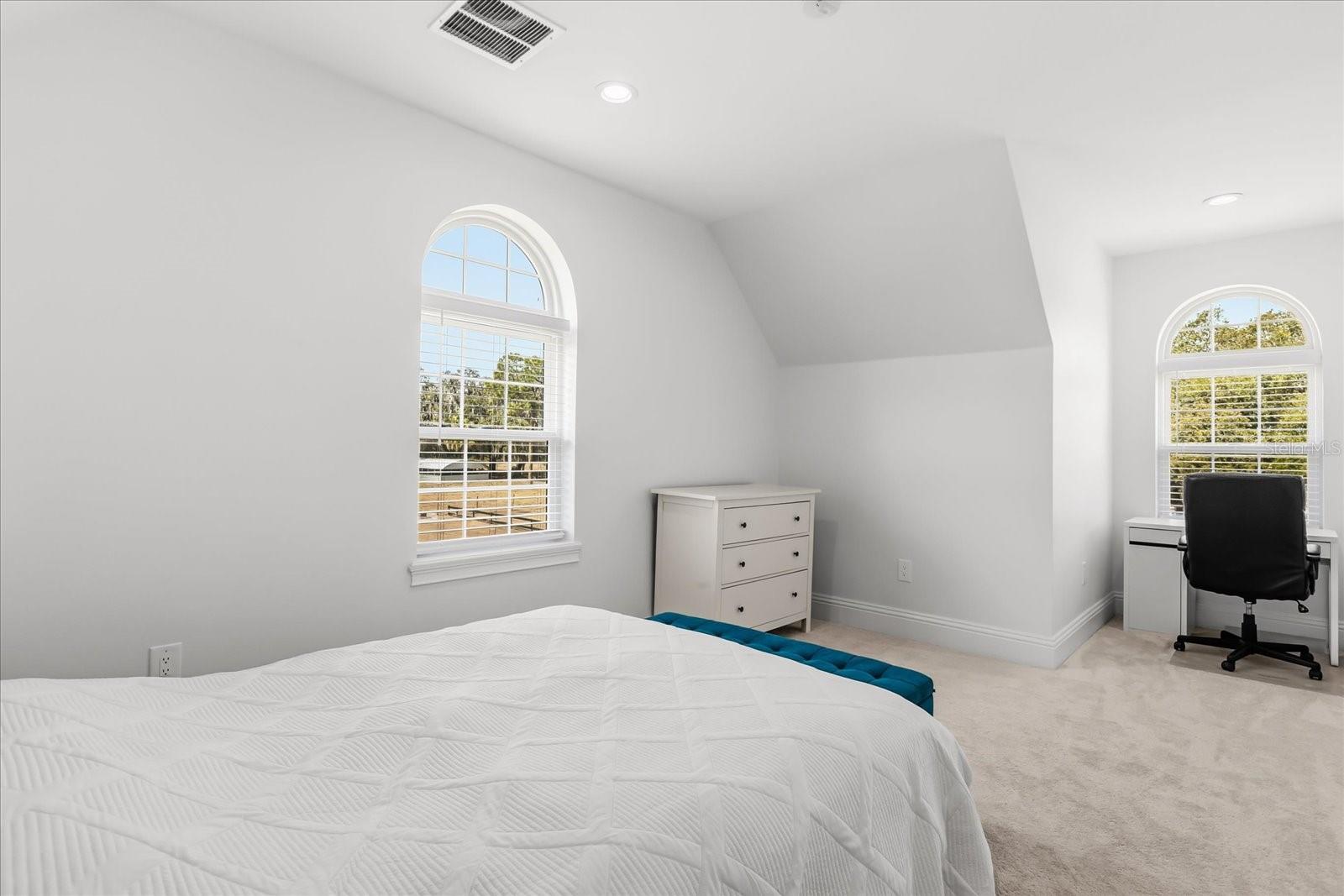 Image 53 of 73 For 4510 Packard Avenue