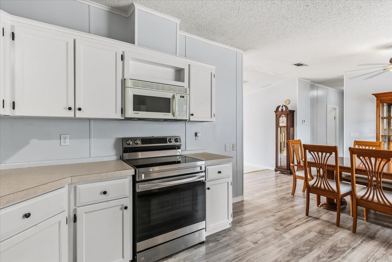 Image 57 of 73 For 4510 Packard Avenue