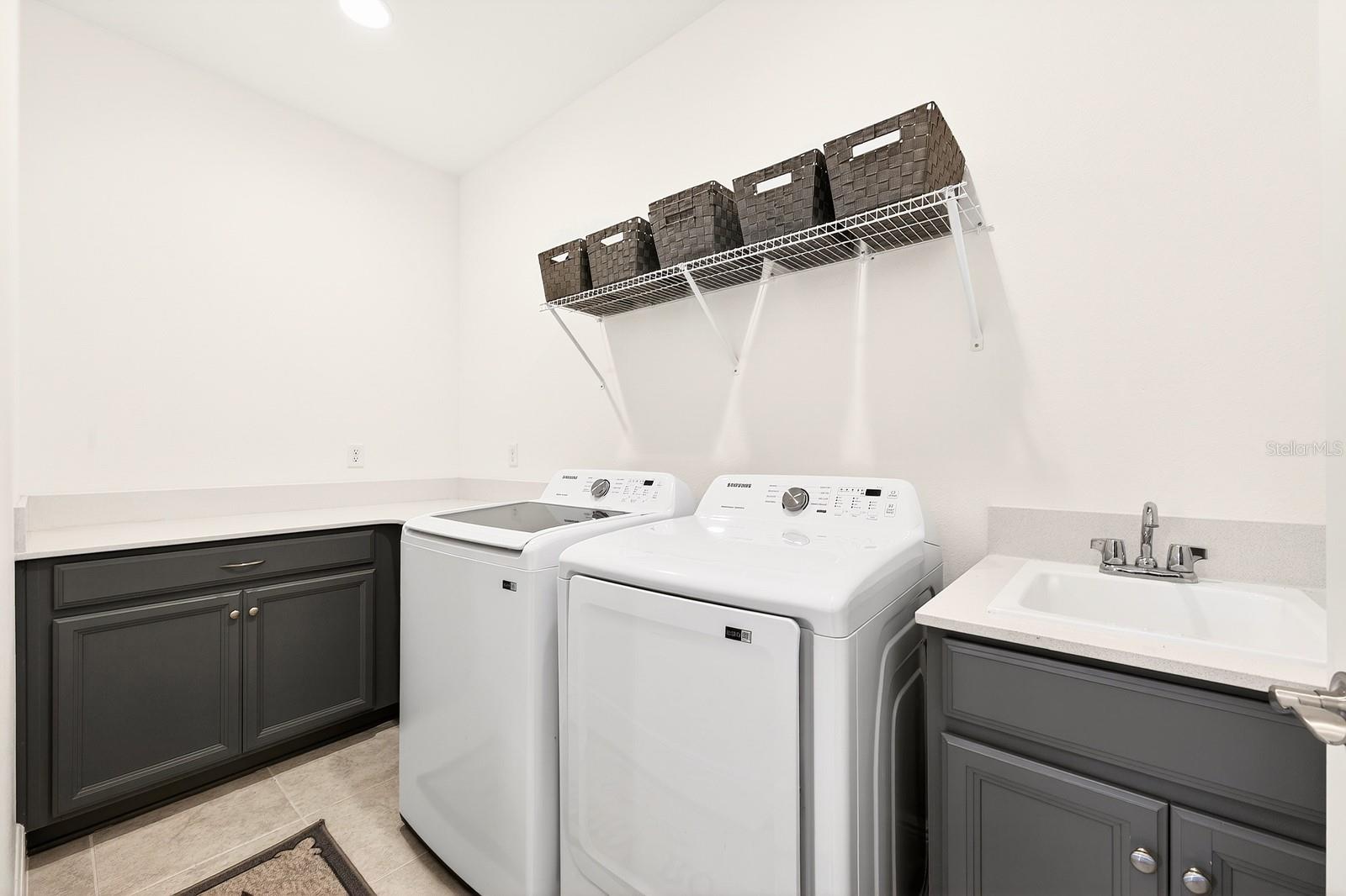 Image 19 of 49 For 7651 Five Oaks Drive