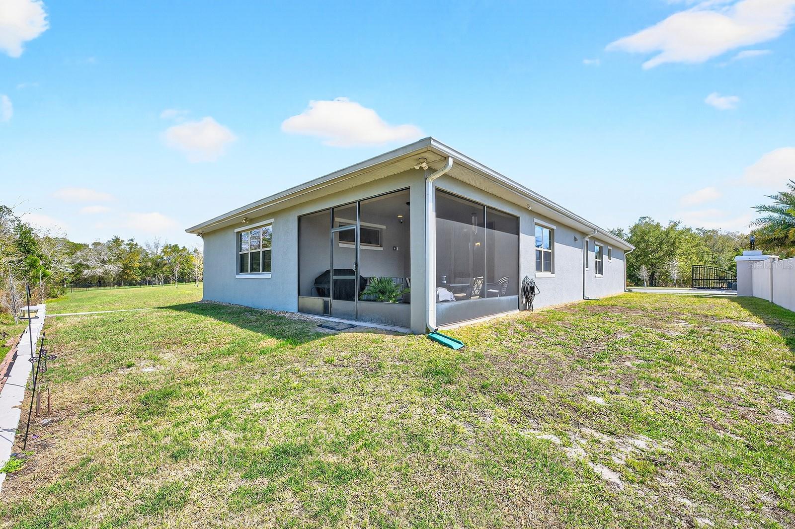 Image 22 of 49 For 7651 Five Oaks Drive