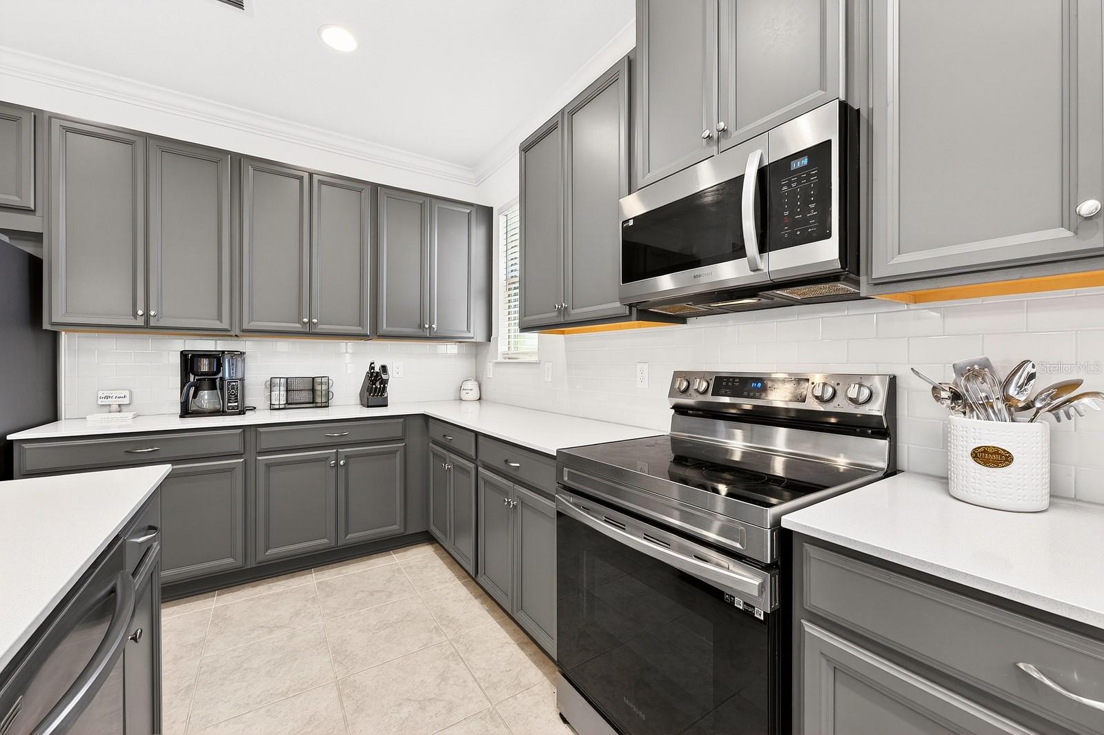 Image 4 of 49 For 7651 Five Oaks Drive