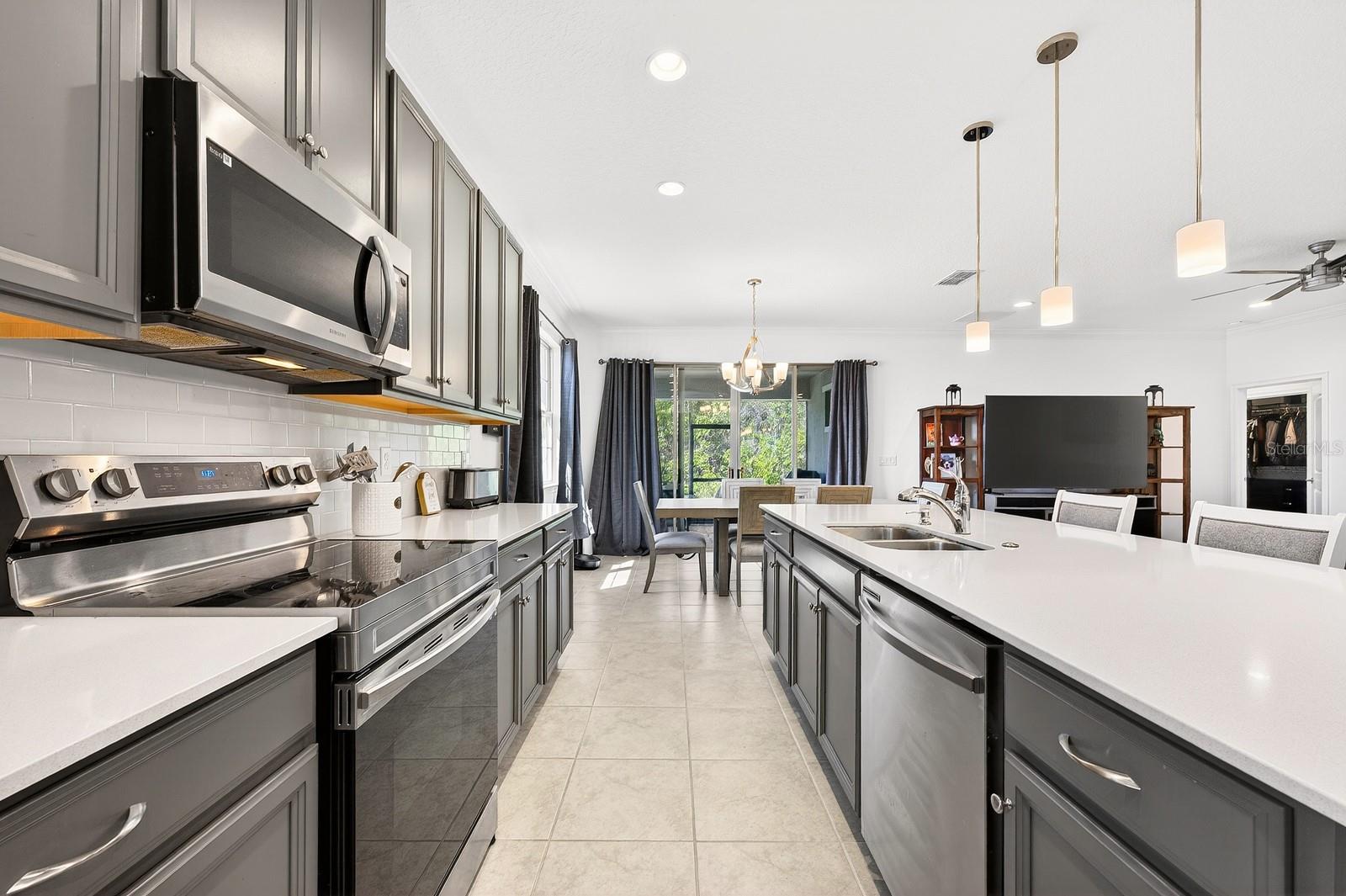 Image 5 of 49 For 7651 Five Oaks Drive