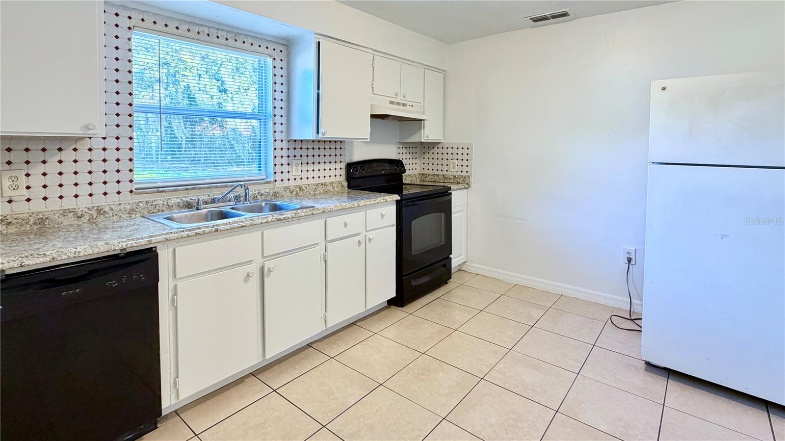 Image 8 of 28 For 1905 Park Manor Drive