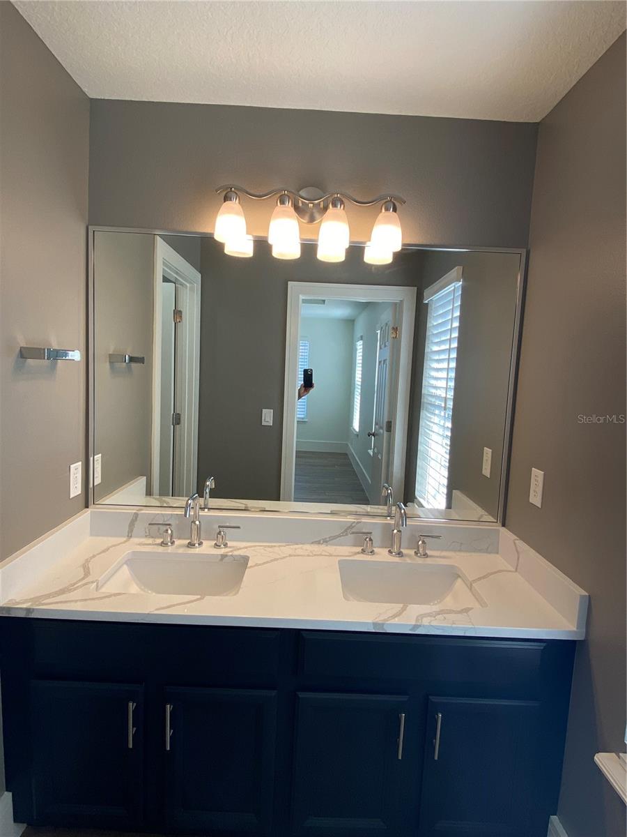 Image 13 of 21 For 2856 Kemper Avenue