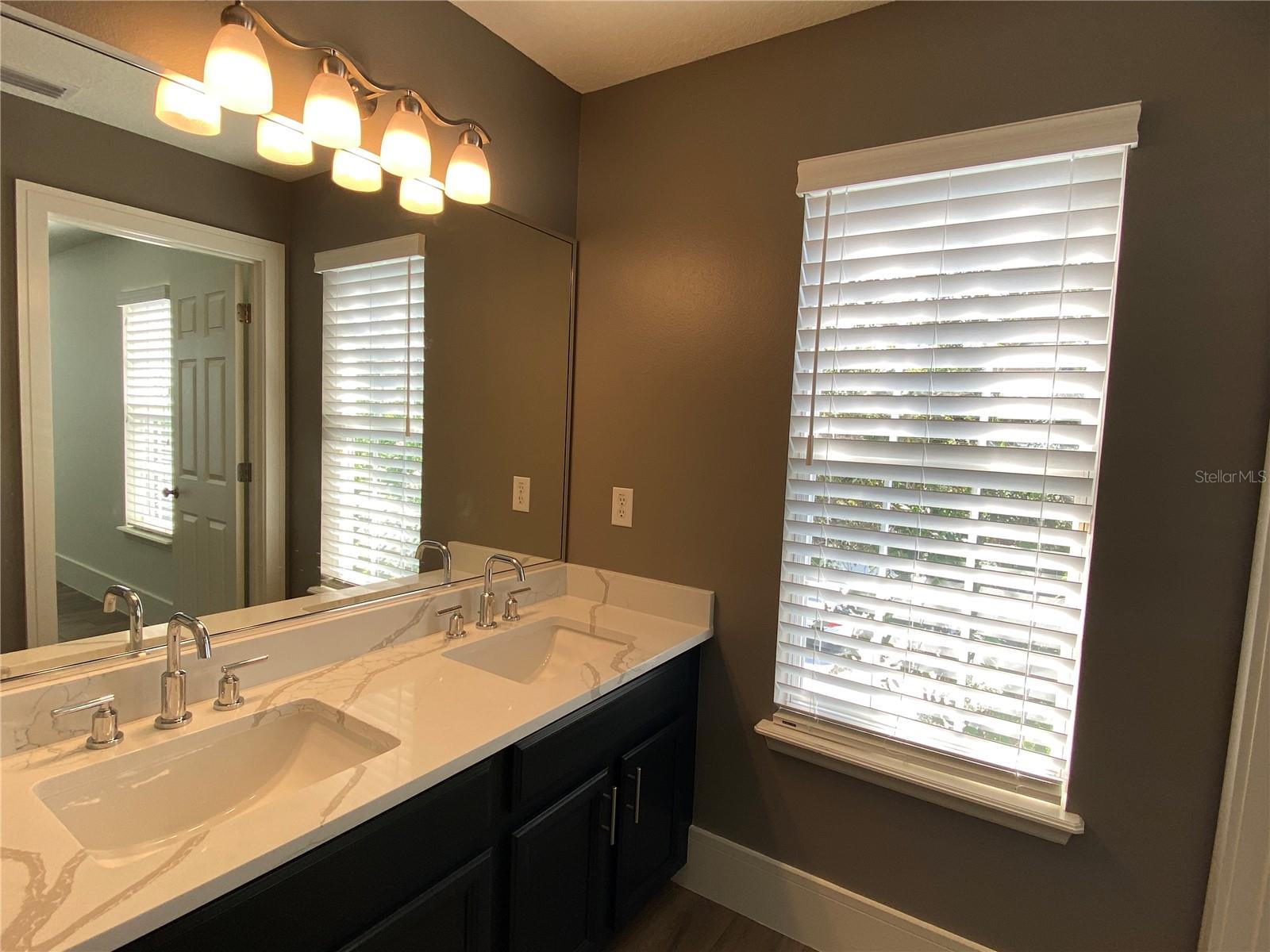 Image 16 of 21 For 2856 Kemper Avenue