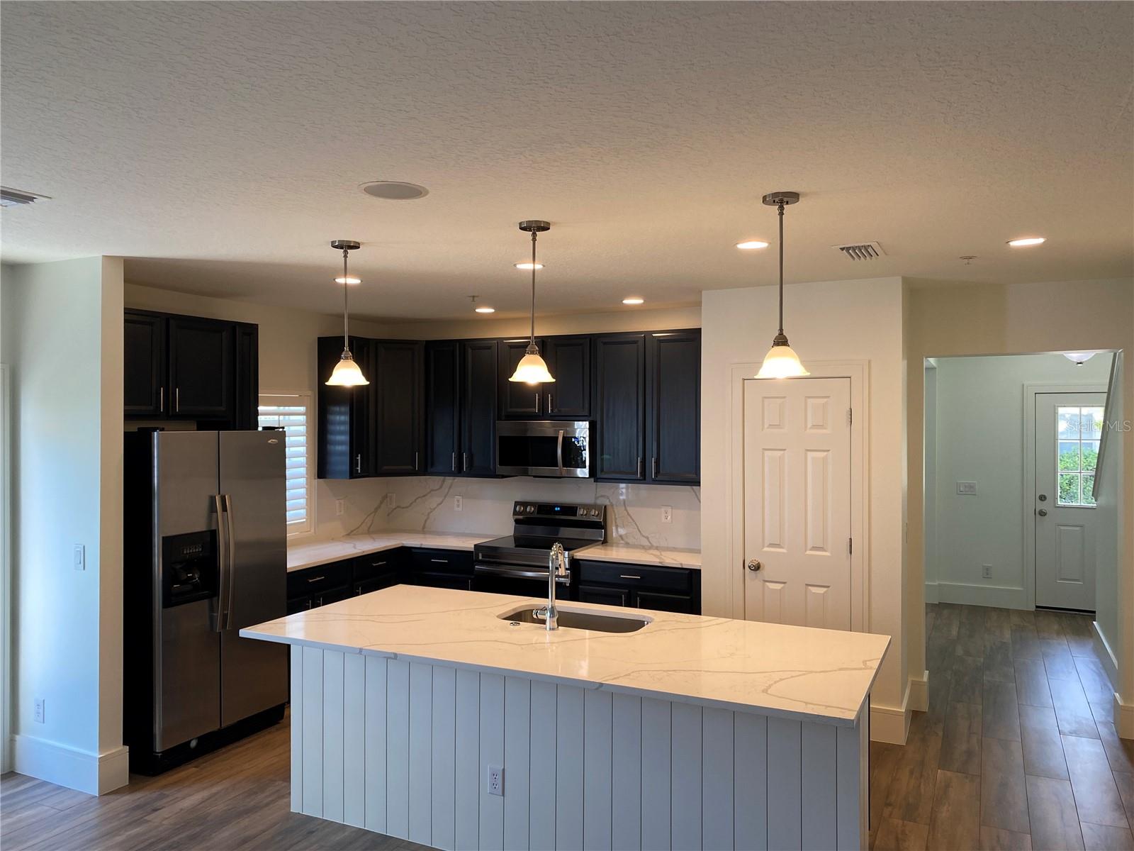 Image 3 of 21 For 2856 Kemper Avenue