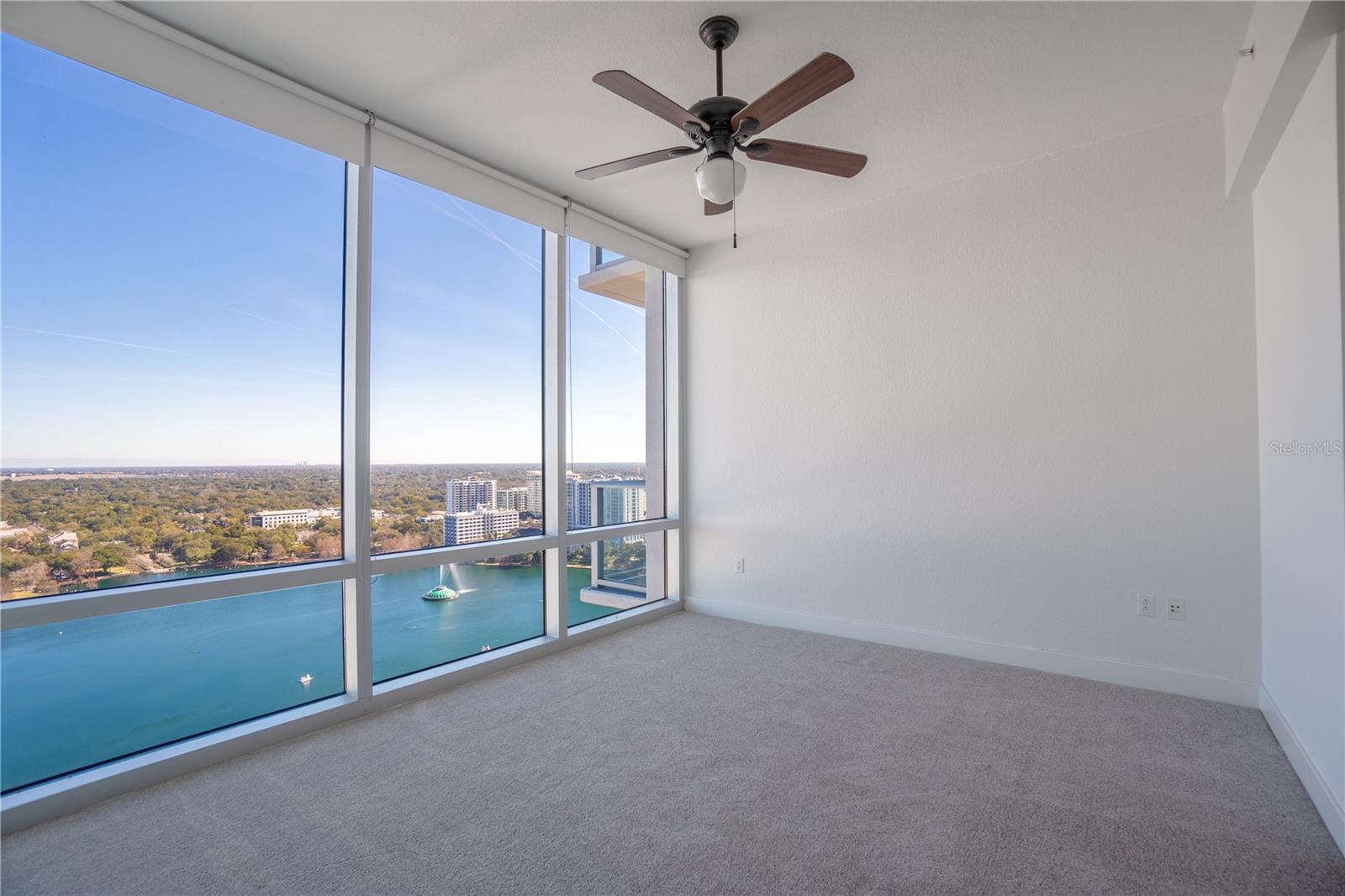 Image 13 of 32 For 150 Robinson Street 2203