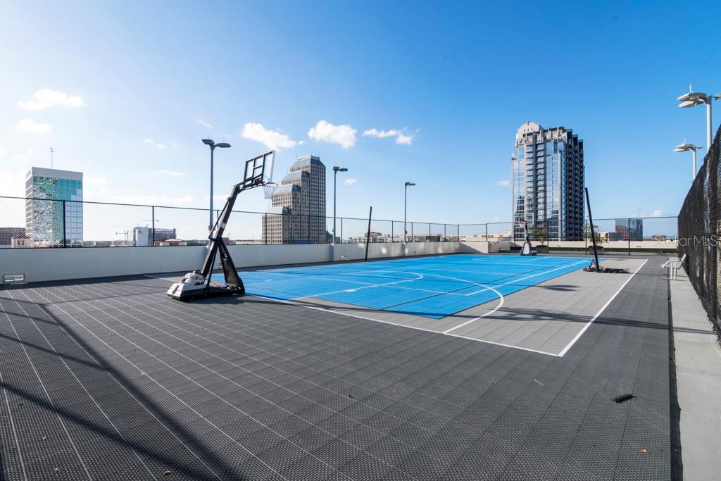 Image 29 of 32 For 150 Robinson Street 2203