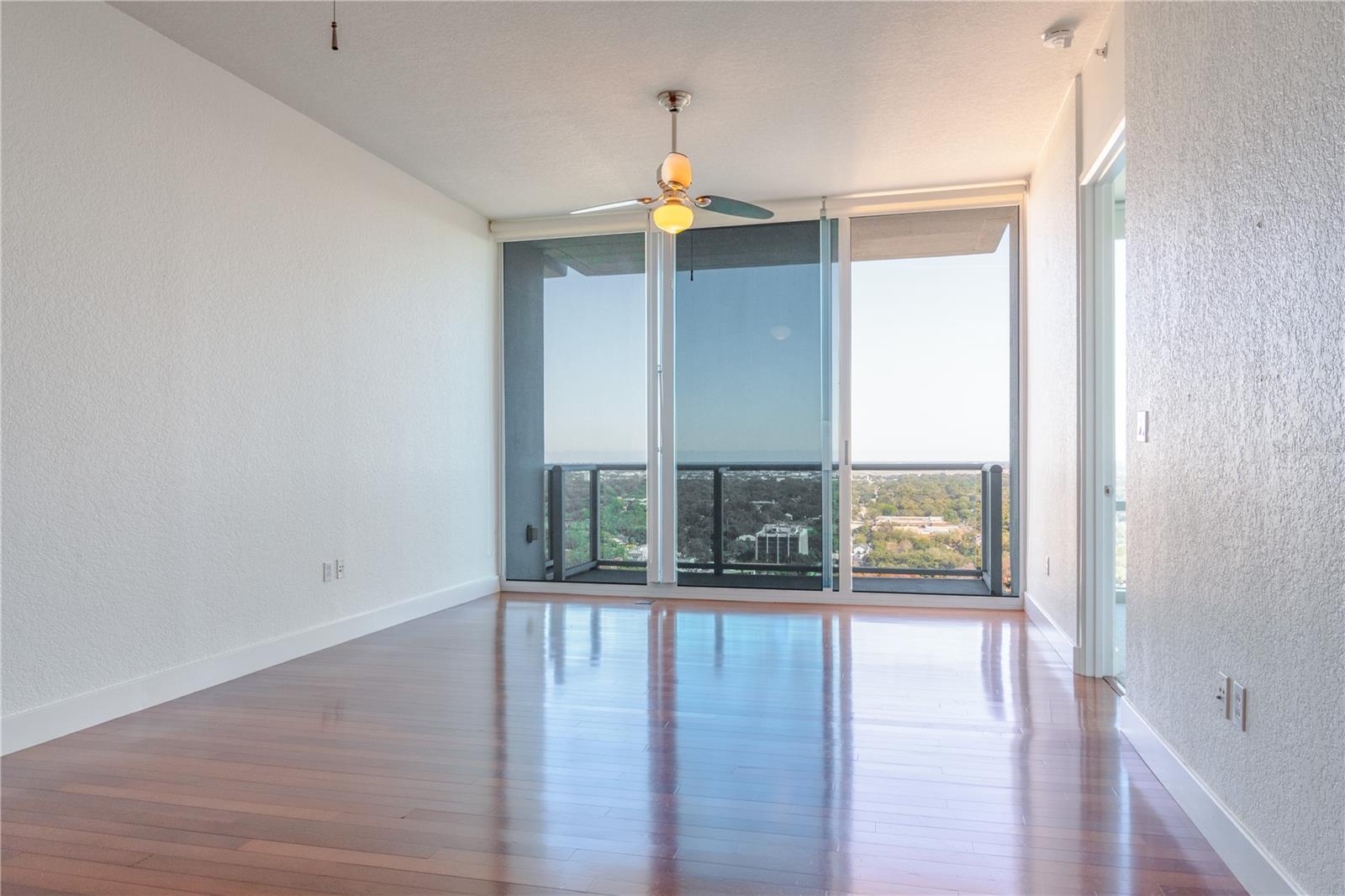 Image 9 of 32 For 150 Robinson Street 2203