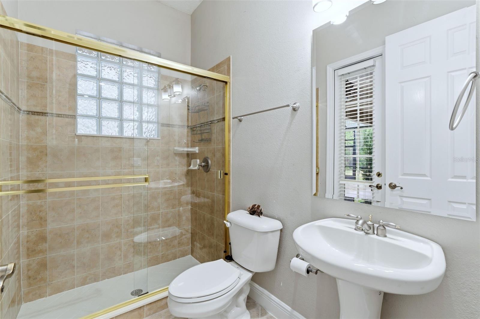 Image 20 of 64 For 942 Elm Harbor Court