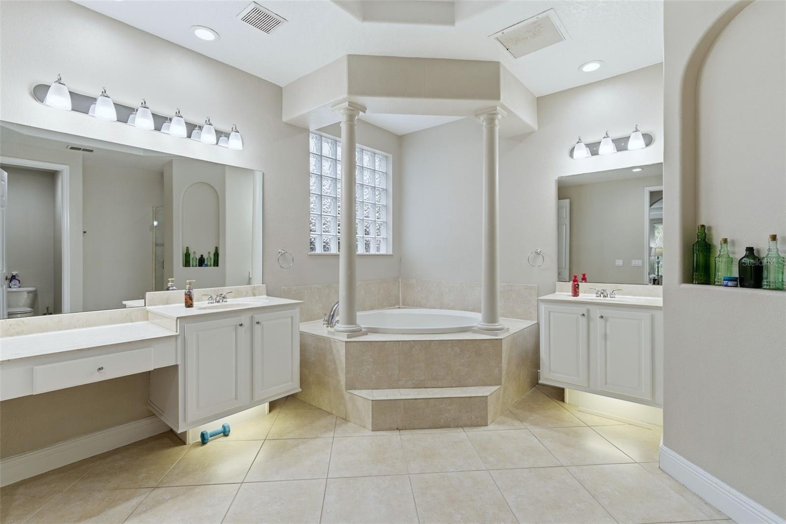 Image 25 of 64 For 942 Elm Harbor Court