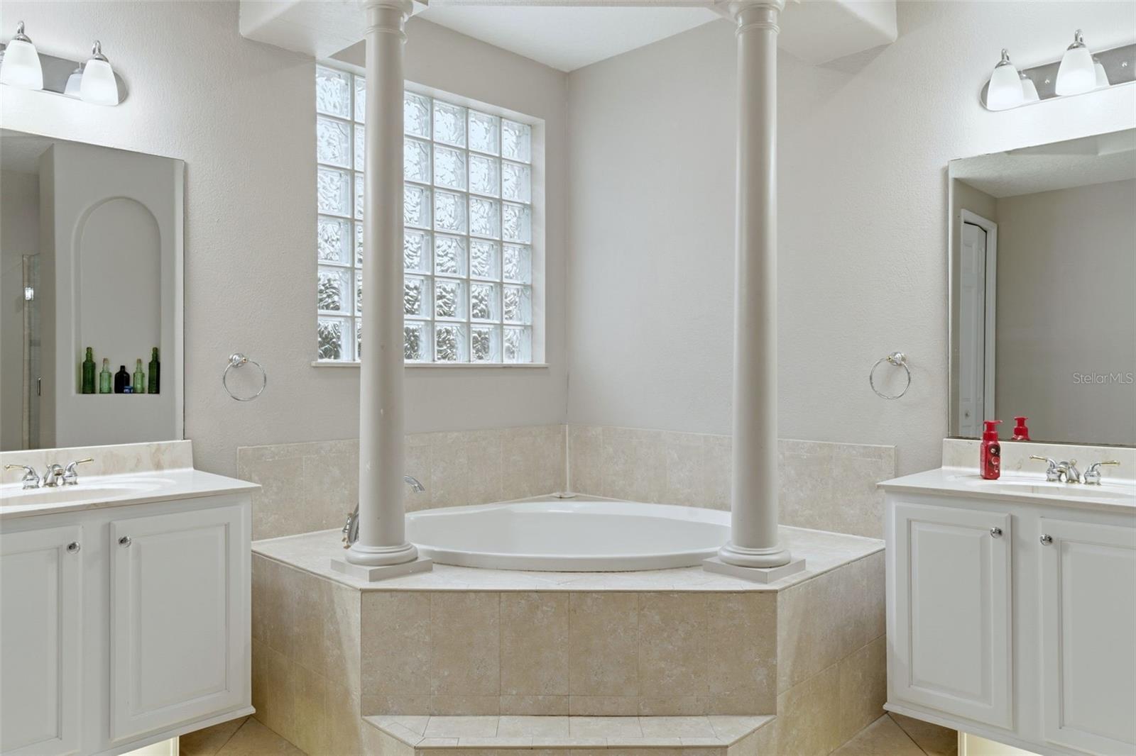 Image 27 of 64 For 942 Elm Harbor Court