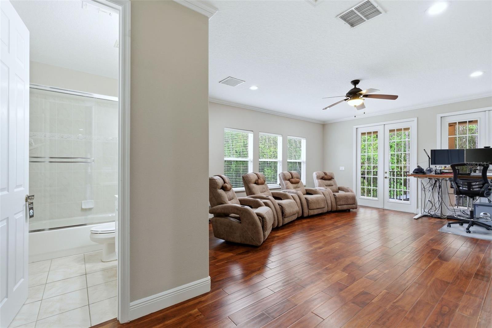 Image 41 of 64 For 942 Elm Harbor Court