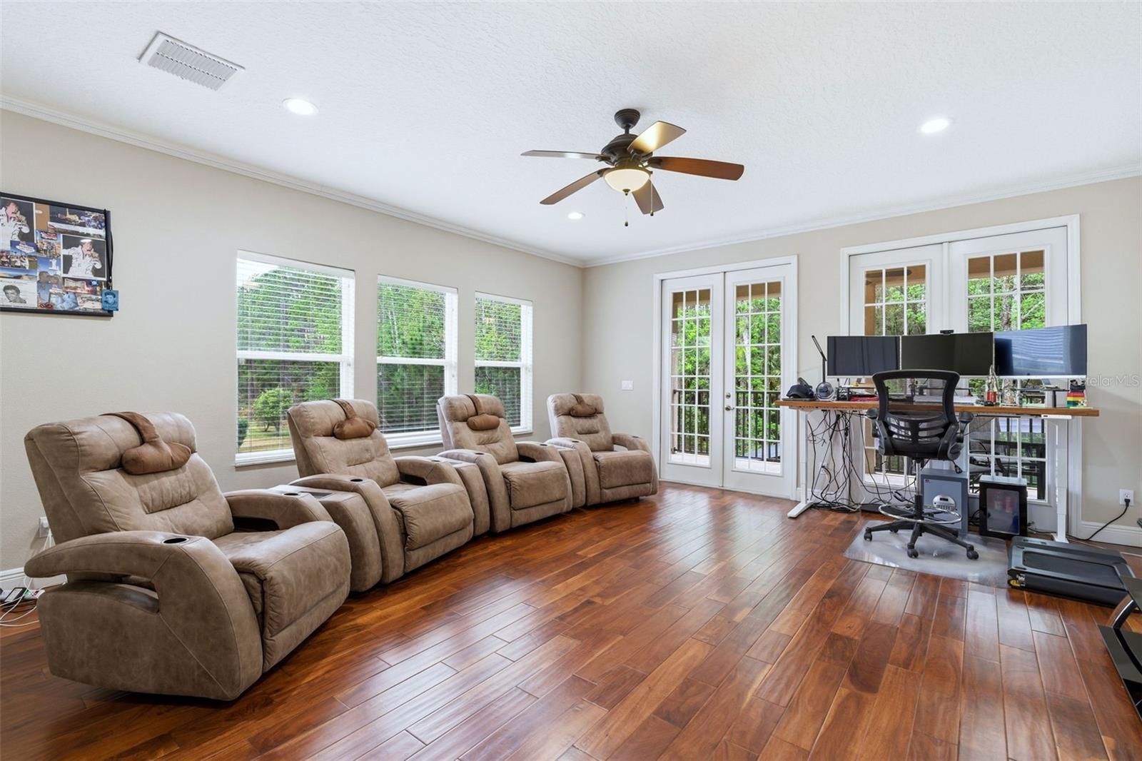 Image 42 of 64 For 942 Elm Harbor Court