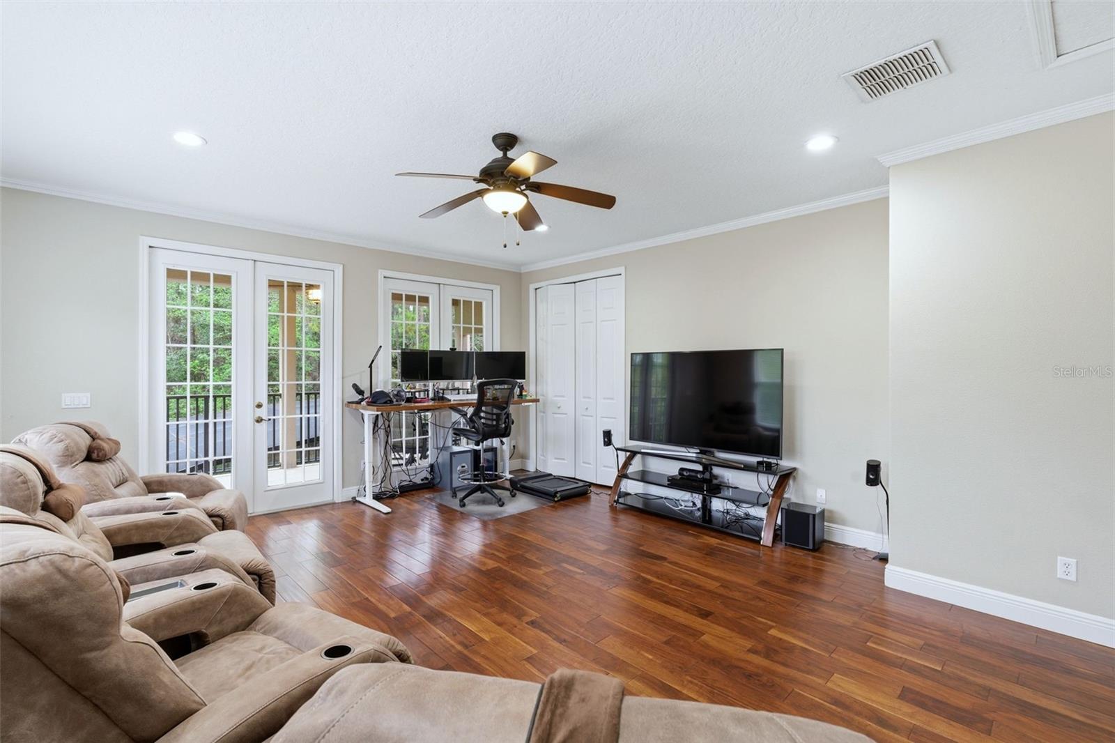 Image 43 of 64 For 942 Elm Harbor Court