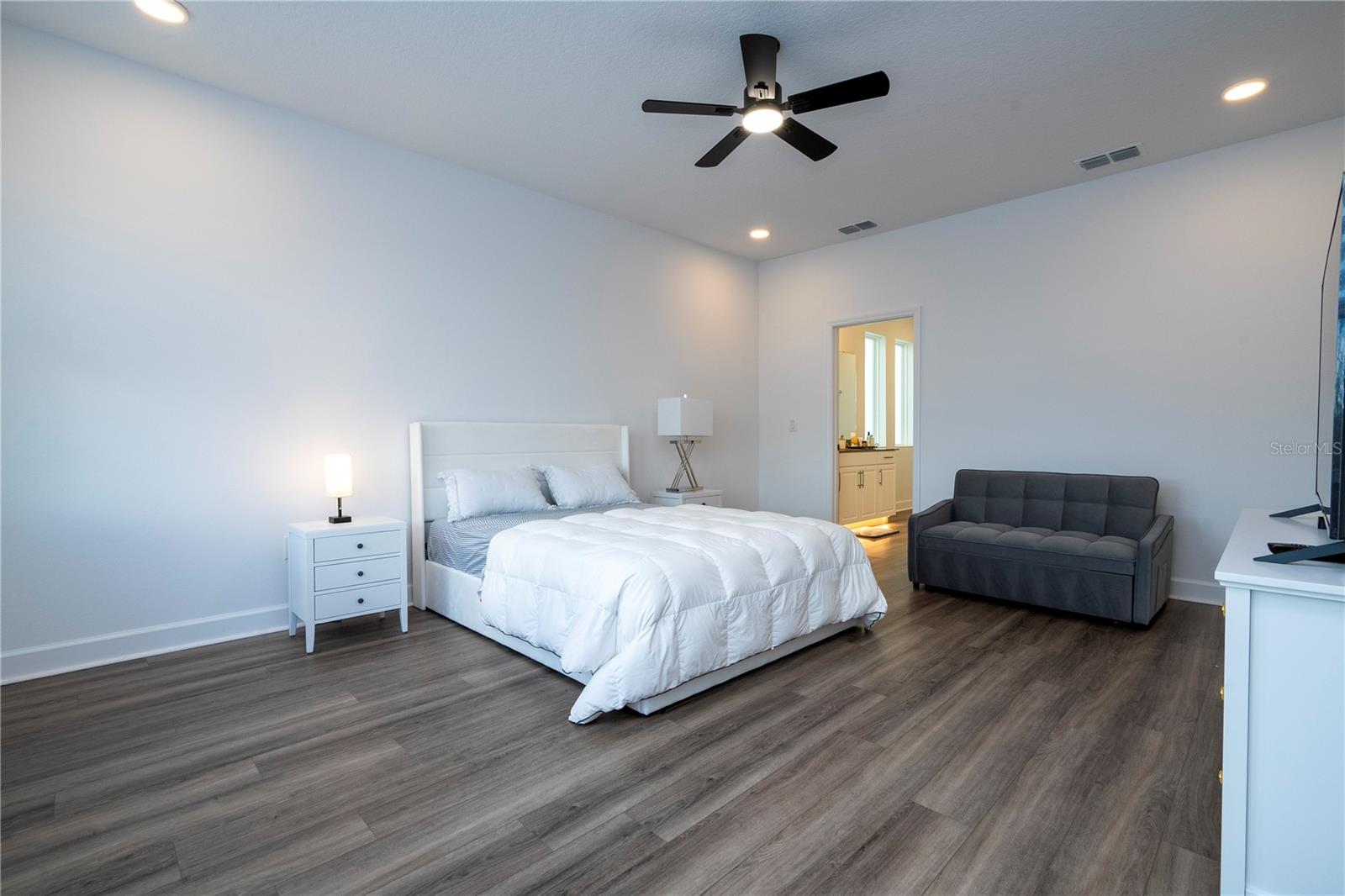 Image 39 of 81 For 734 Creeping Fig Street