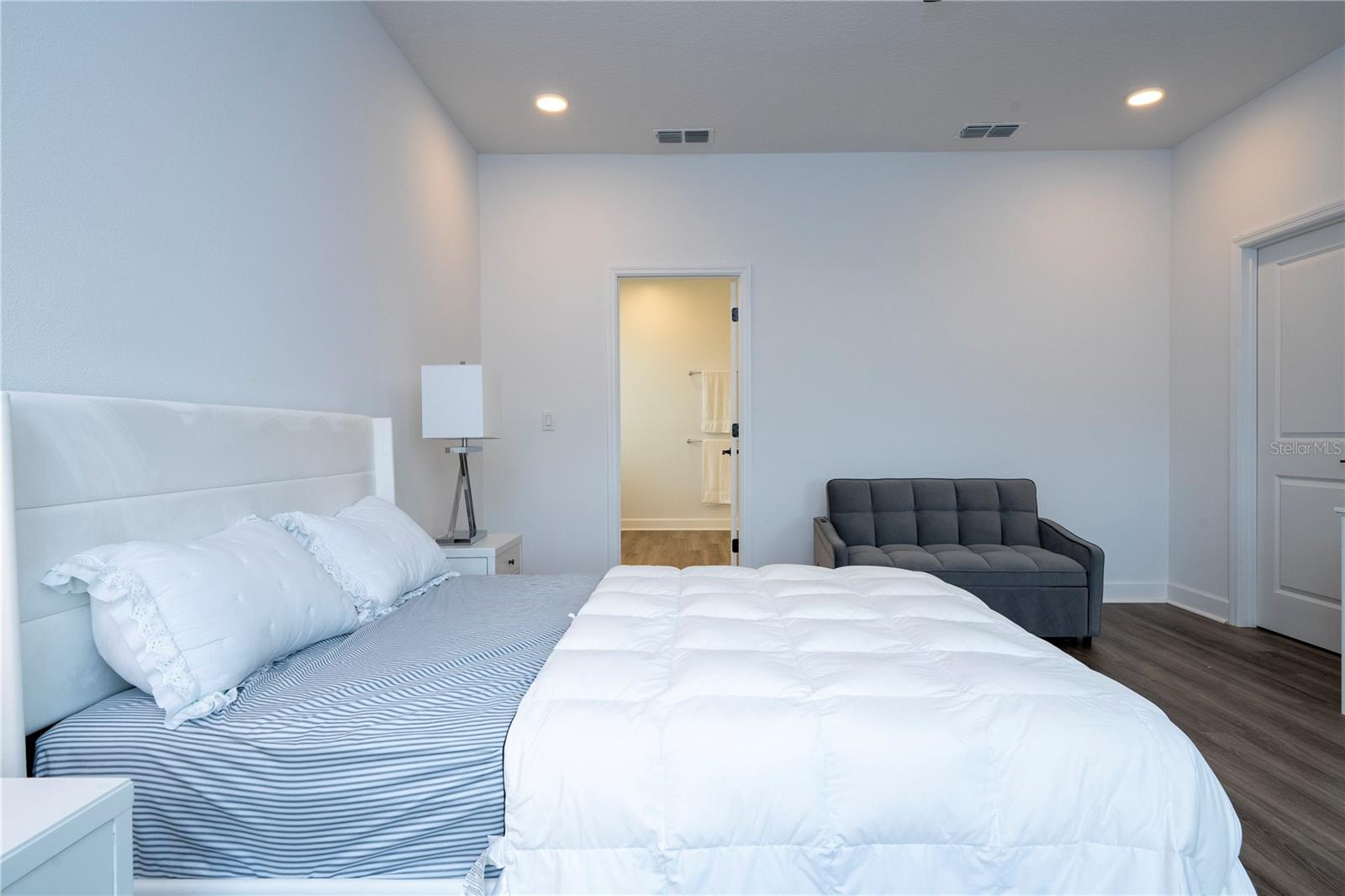 Image 42 of 81 For 734 Creeping Fig Street