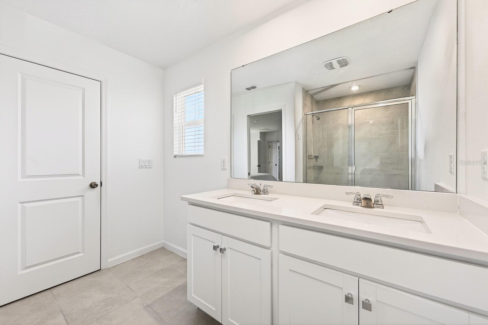 Image 17 of 43 For 11866 Sunsail Avenue