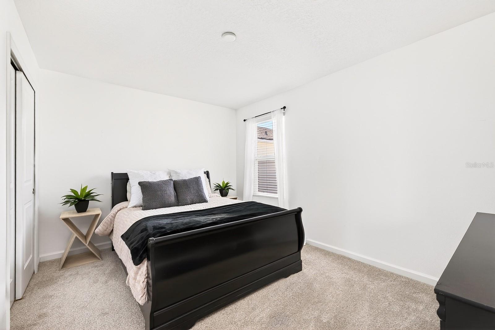 Image 22 of 43 For 11866 Sunsail Avenue