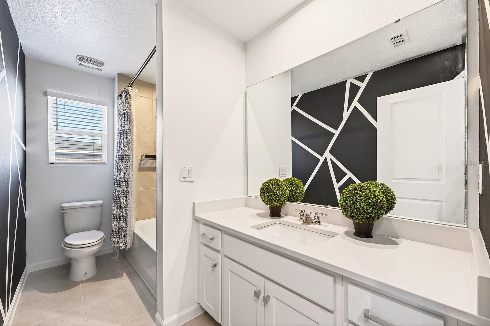 Image 23 of 43 For 11866 Sunsail Avenue