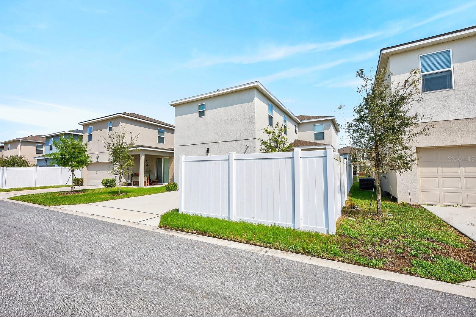 Image 29 of 43 For 11866 Sunsail Avenue