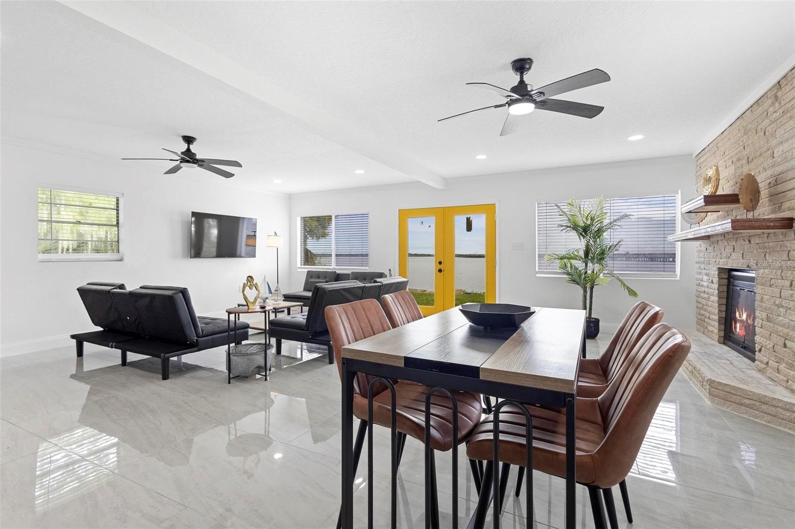 Image 10 of 72 For 1824 Lake Street