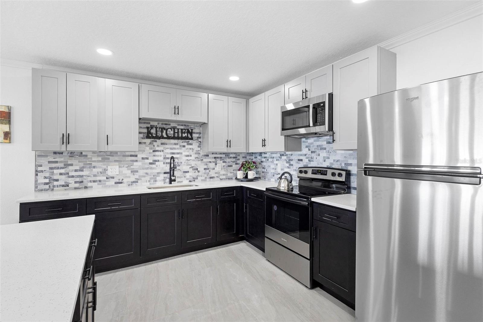 Image 13 of 72 For 1824 Lake Street