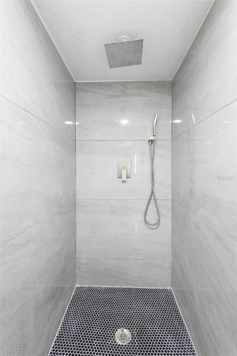 Image 25 of 72 For 1824 Lake Street