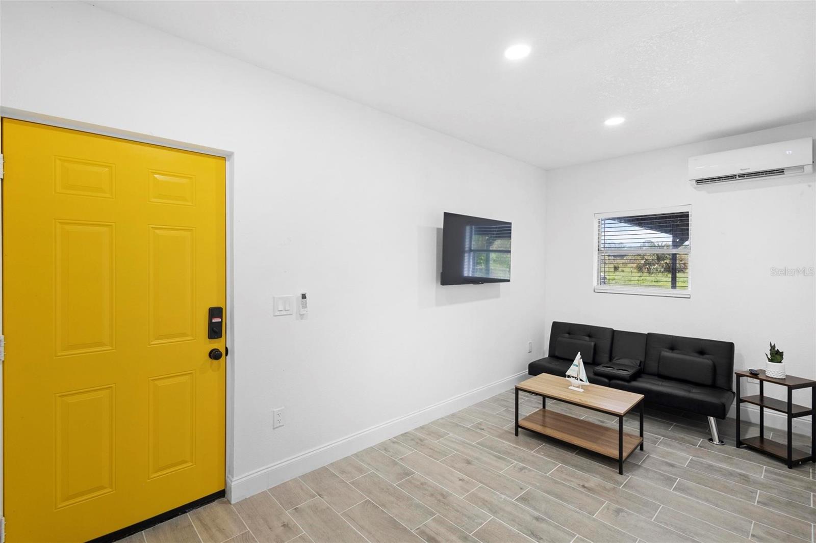 Image 27 of 72 For 1824 Lake Street