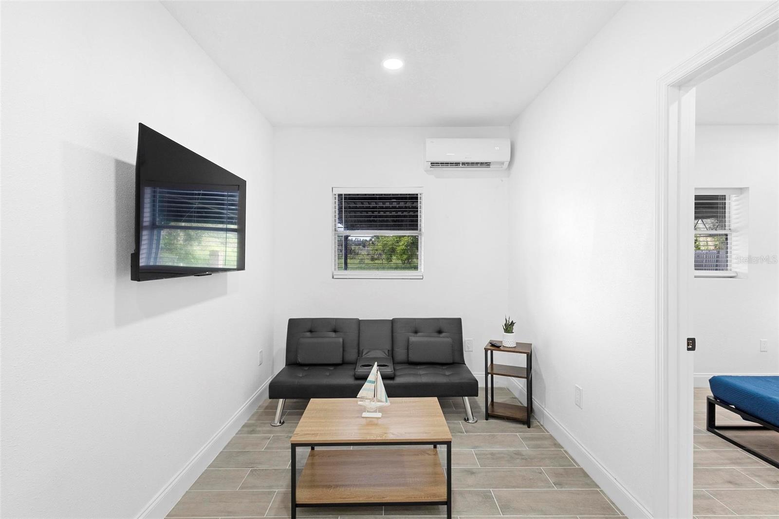 Image 29 of 72 For 1824 Lake Street