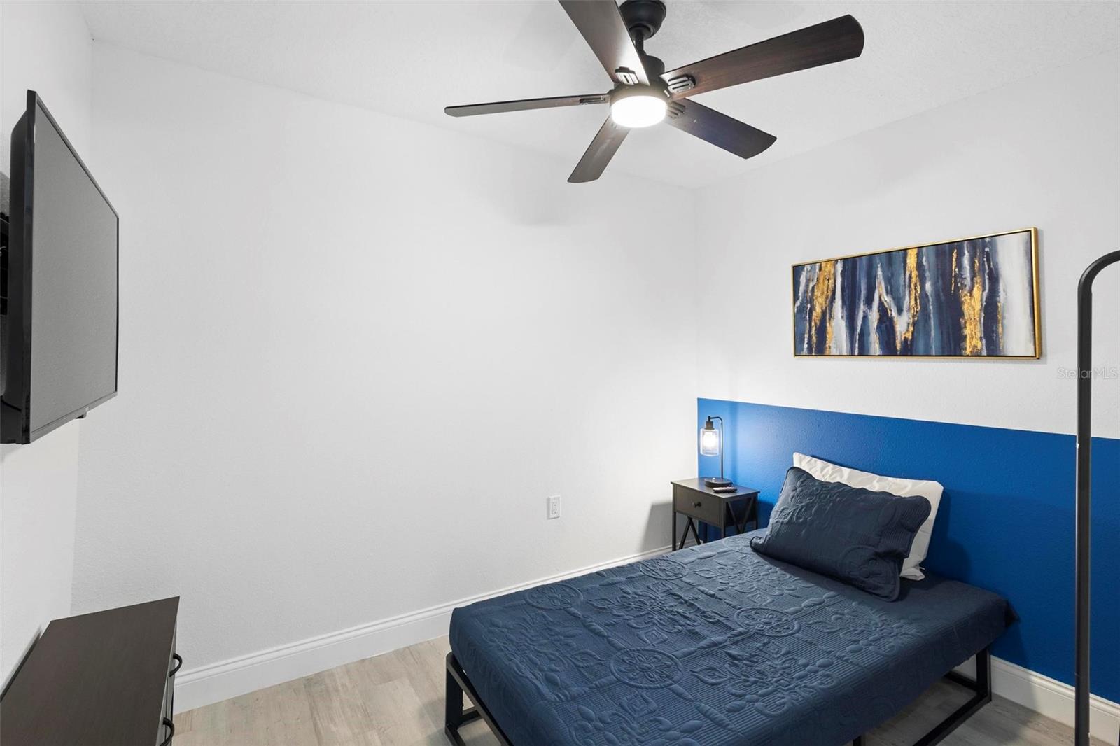 Image 42 of 72 For 1824 Lake Street