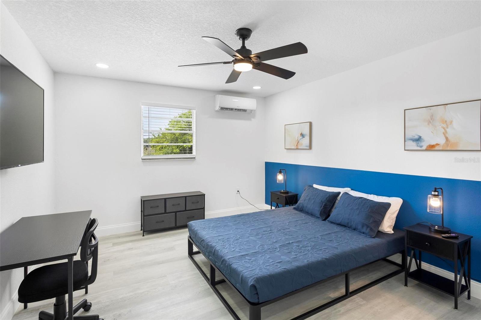 Image 43 of 72 For 1824 Lake Street