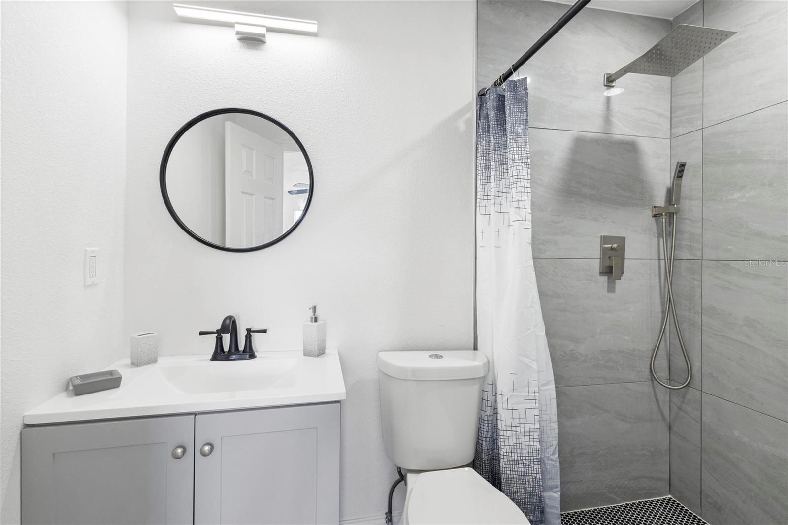 Image 45 of 72 For 1824 Lake Street