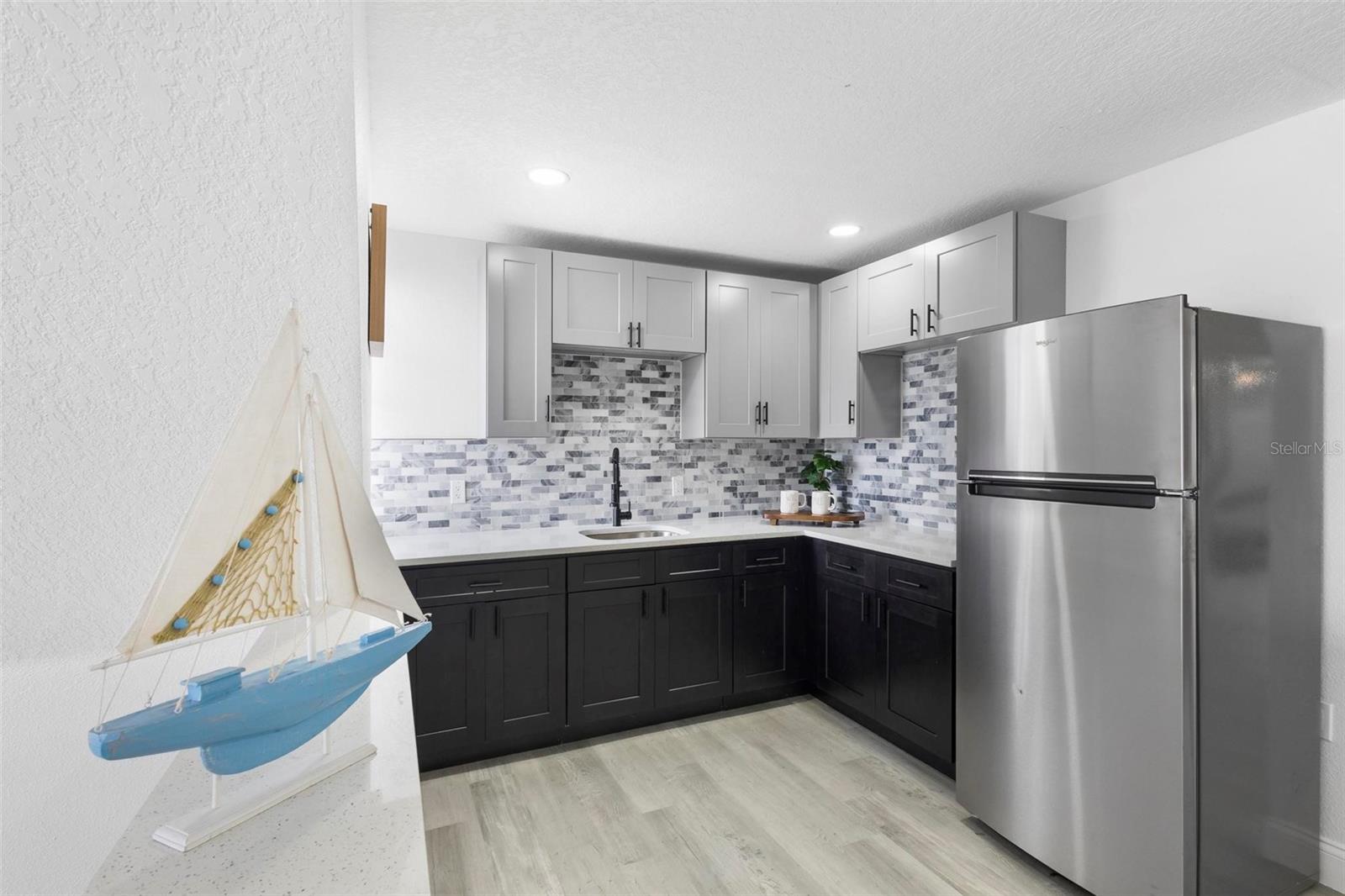 Image 50 of 72 For 1824 Lake Street