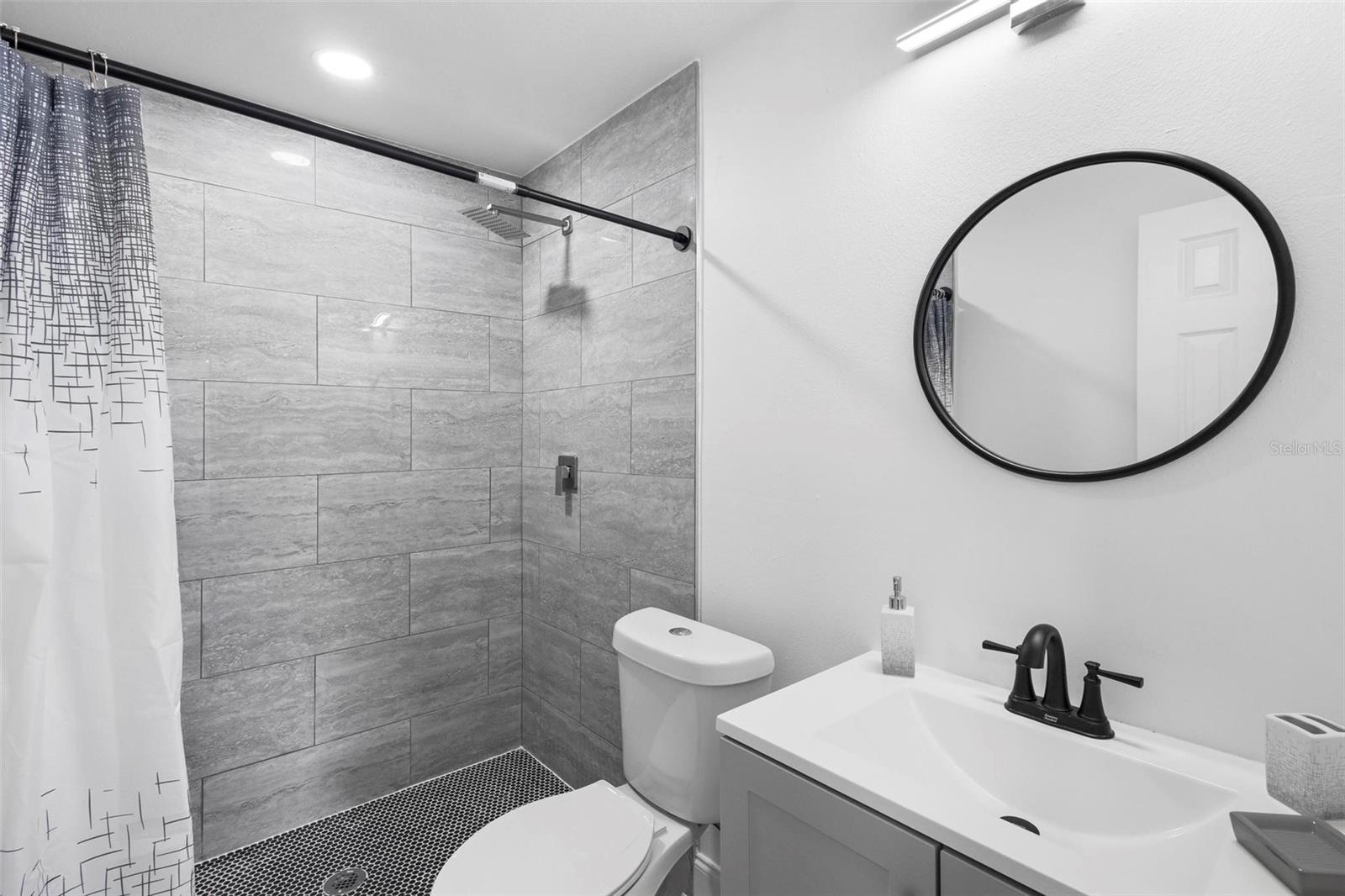 Image 58 of 72 For 1824 Lake Street