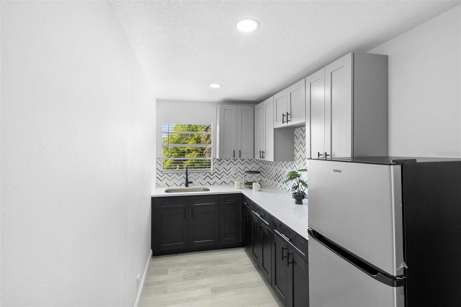 Image 59 of 72 For 1824 Lake Street