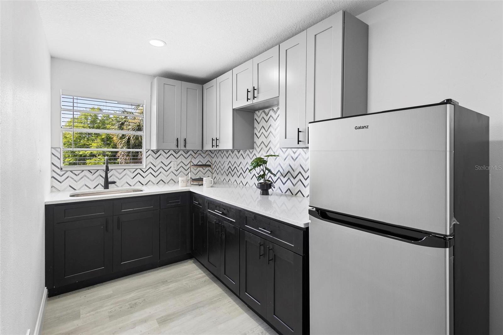 Image 62 of 72 For 1824 Lake Street