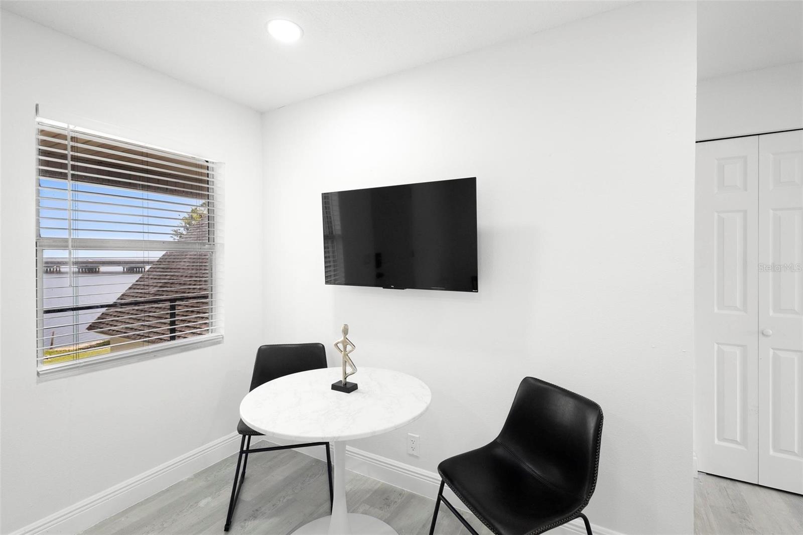 Image 63 of 72 For 1824 Lake Street