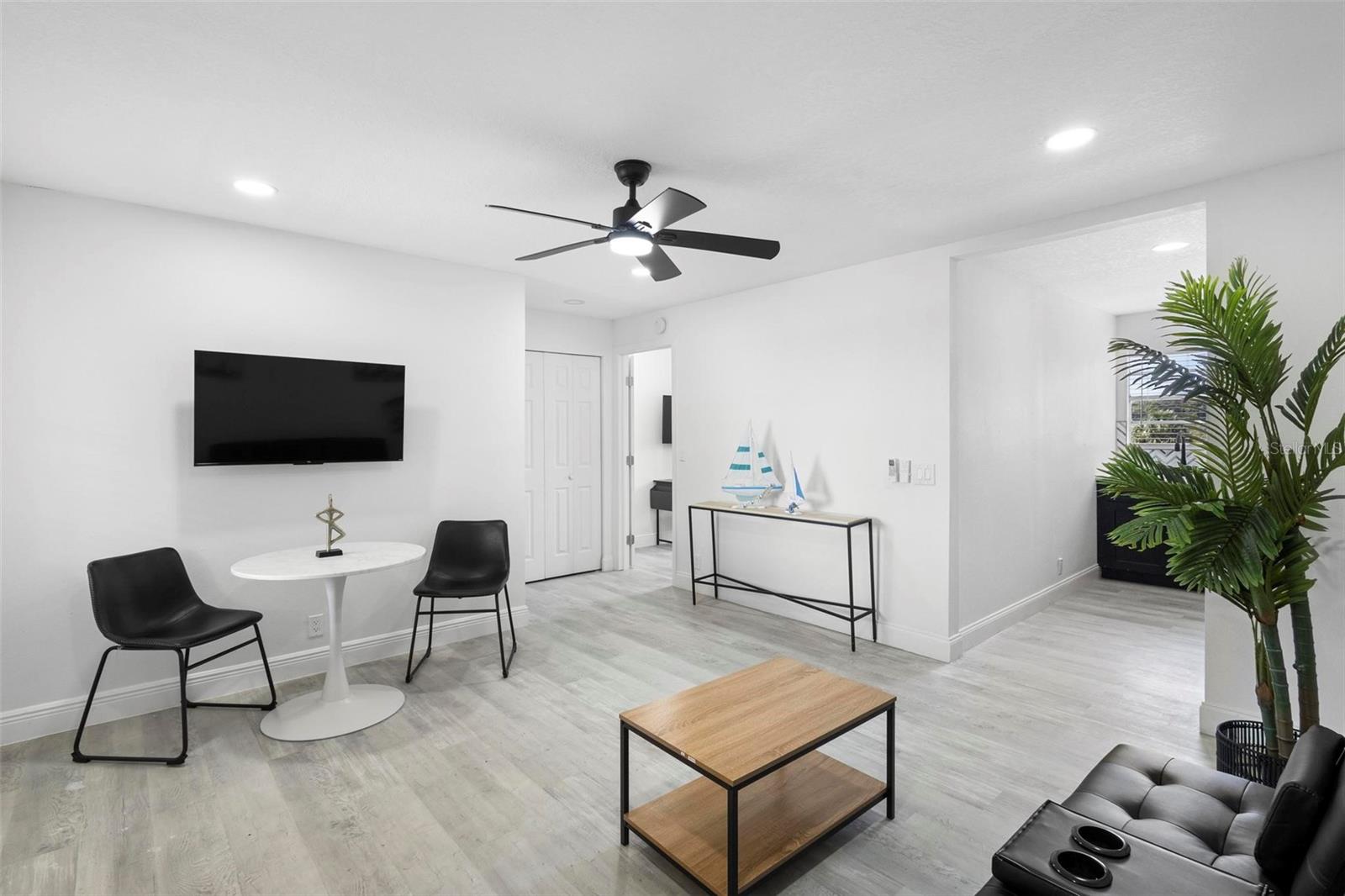 Image 64 of 72 For 1824 Lake Street