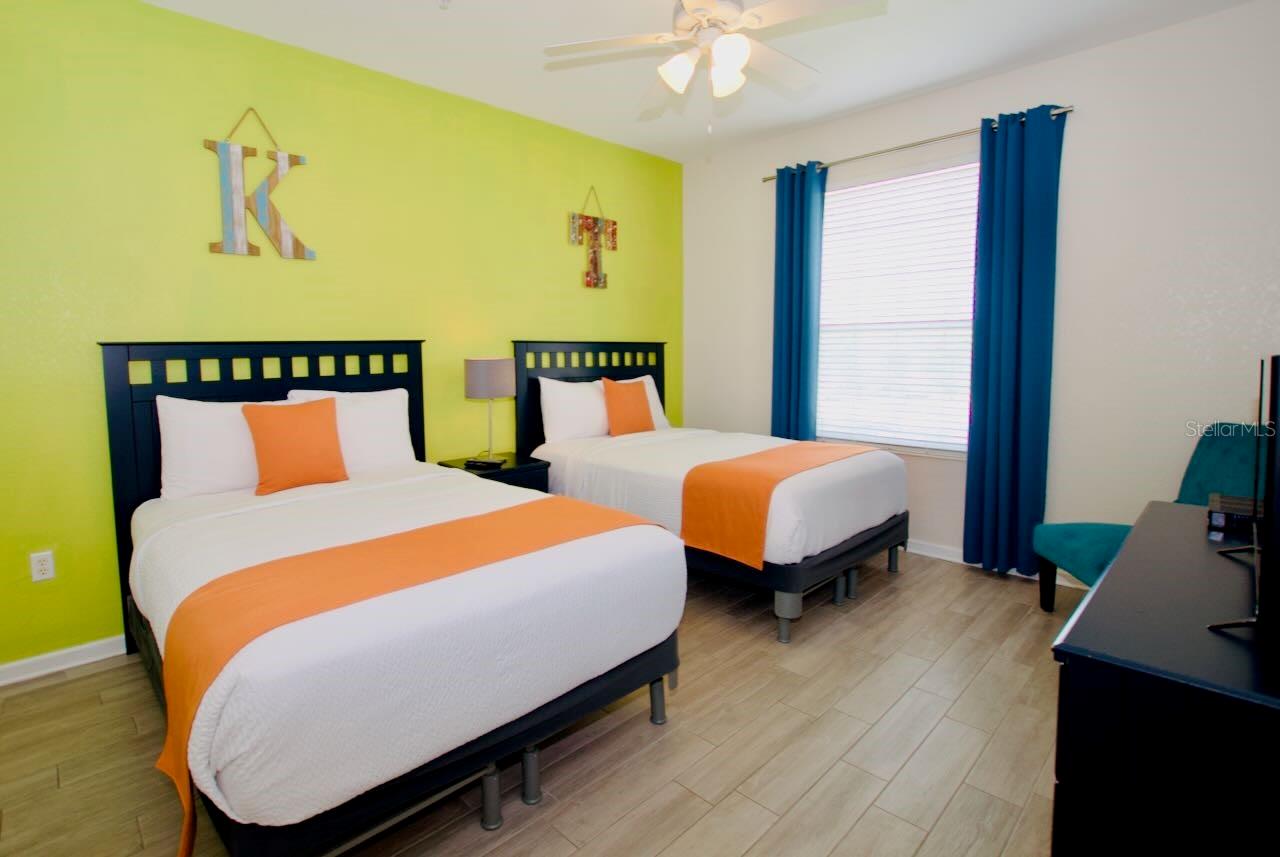 Image 11 of 46 For 4802 Cayview Avenue 204