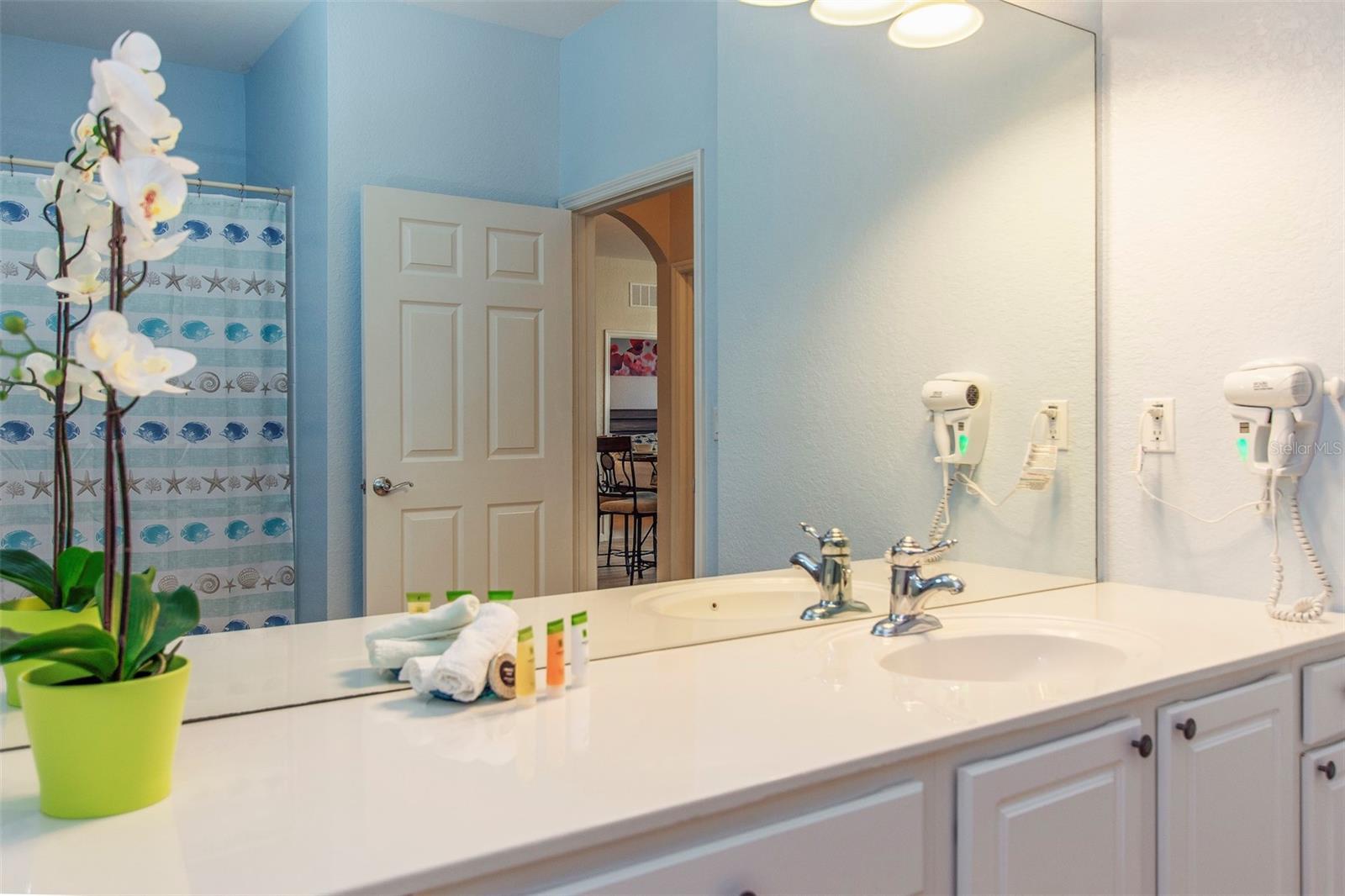 Image 12 of 46 For 4802 Cayview Avenue 204