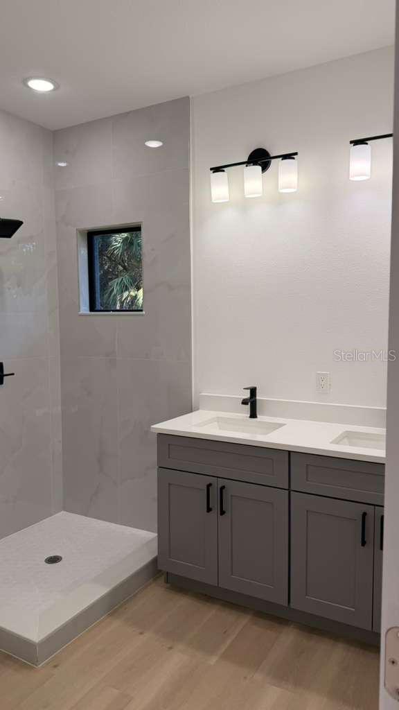 Listing photo id 10 for 2816 Silas Avenue